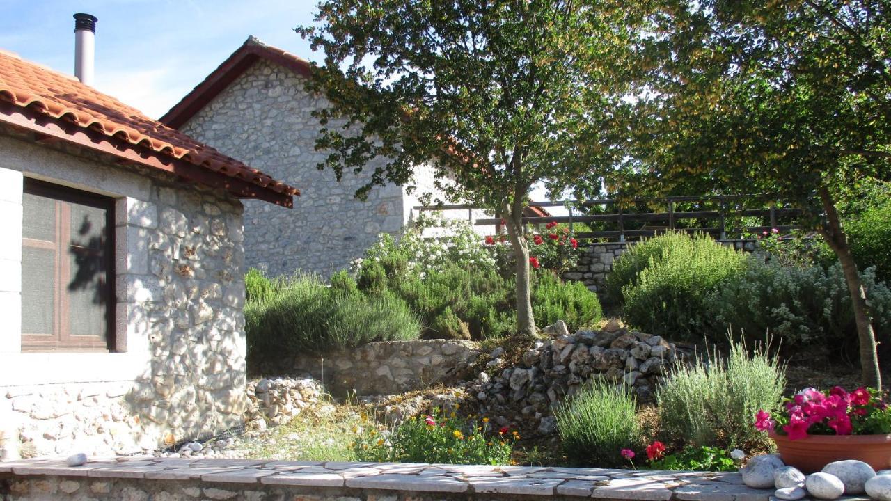 Stone House In A Quiet Landscape, Leonidion Villa Exterior foto