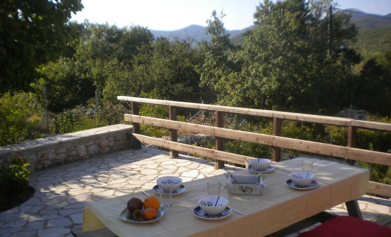Stone House In A Quiet Landscape, Leonidion Villa Exterior foto